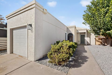 Photo of 9745 Westbound Avenue SW, Albuquerque, NM 87121 (MLS # 1094476)