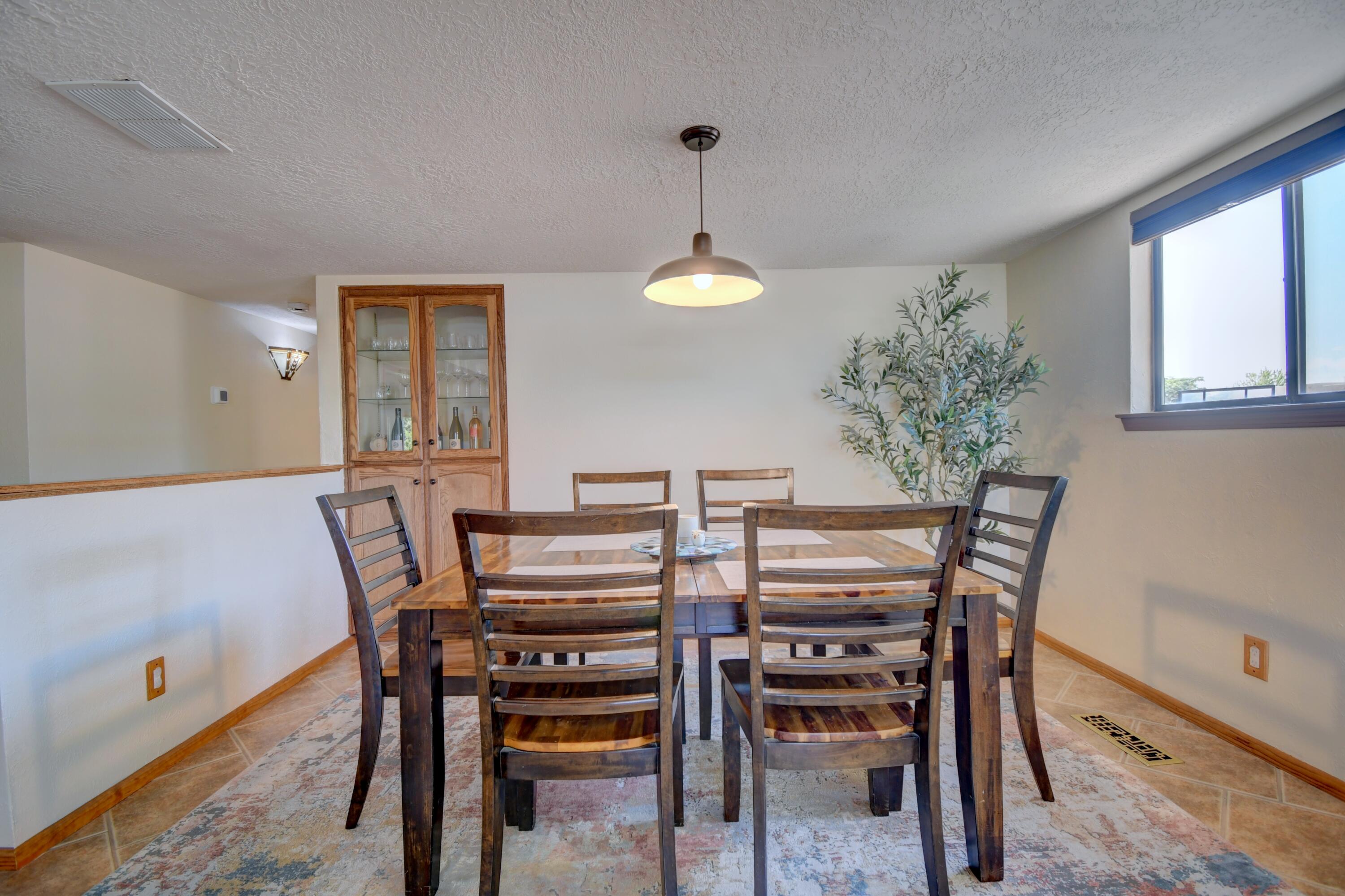 2021 Monte Largo Drive NE