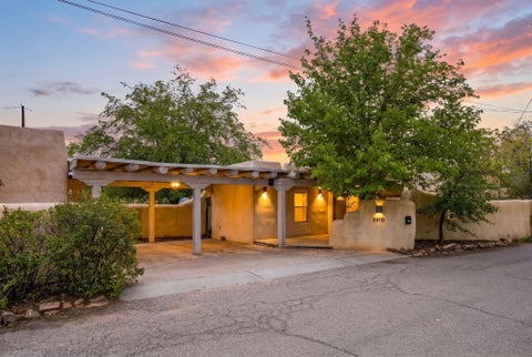 Photo of 2410 Vicic Road NW, Albuquerque, NM 87104 (MLS # 1111070)