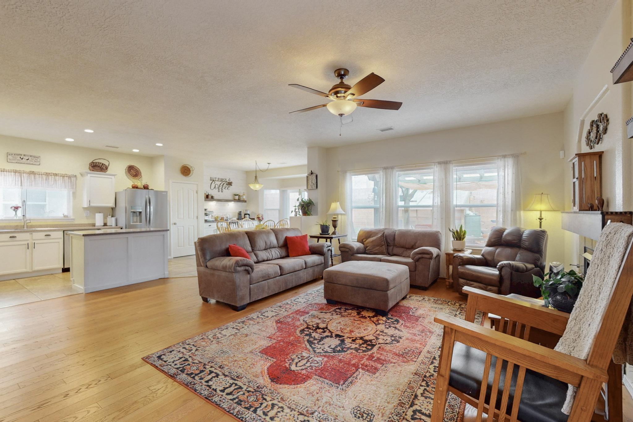 1037 Clear Creek Court, Rio Rancho, New Mexico image 4