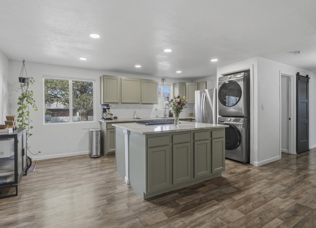 1004 Mary Ellen Street NE