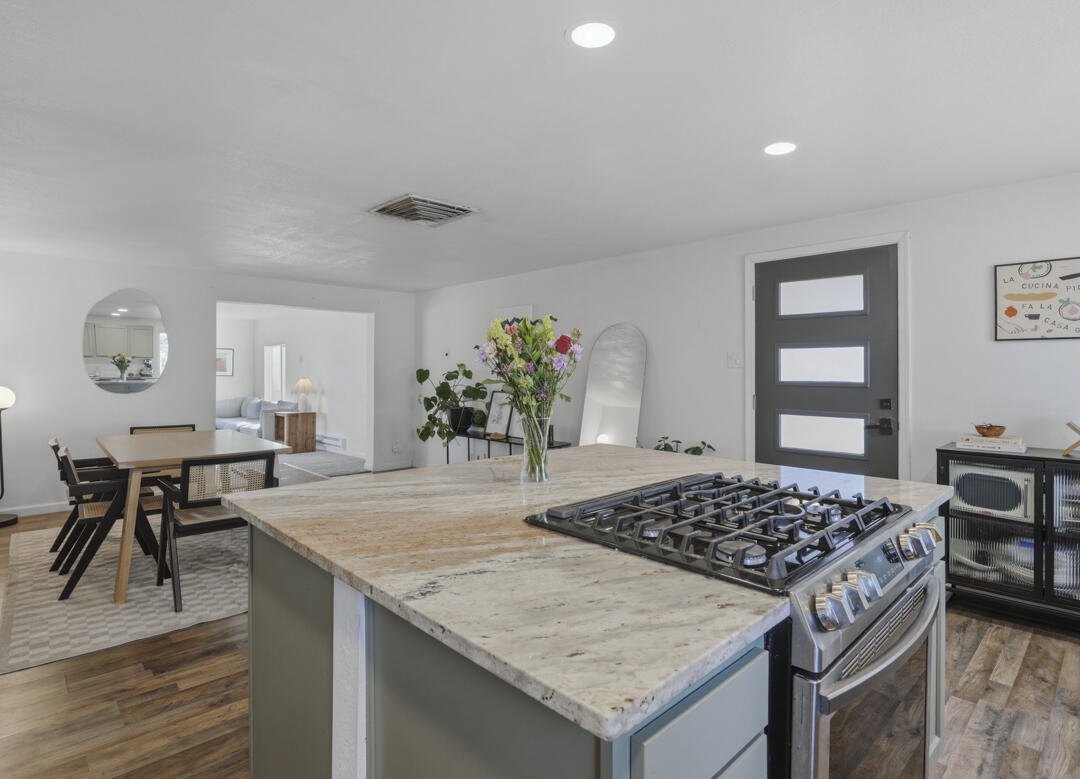 1004 Mary Ellen Street NE