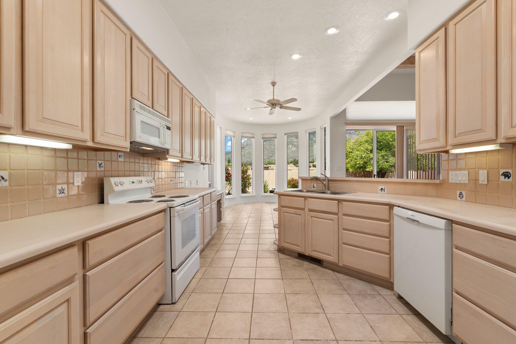 8226 Raintree Drive, Albuquerque, New Mexico image 2