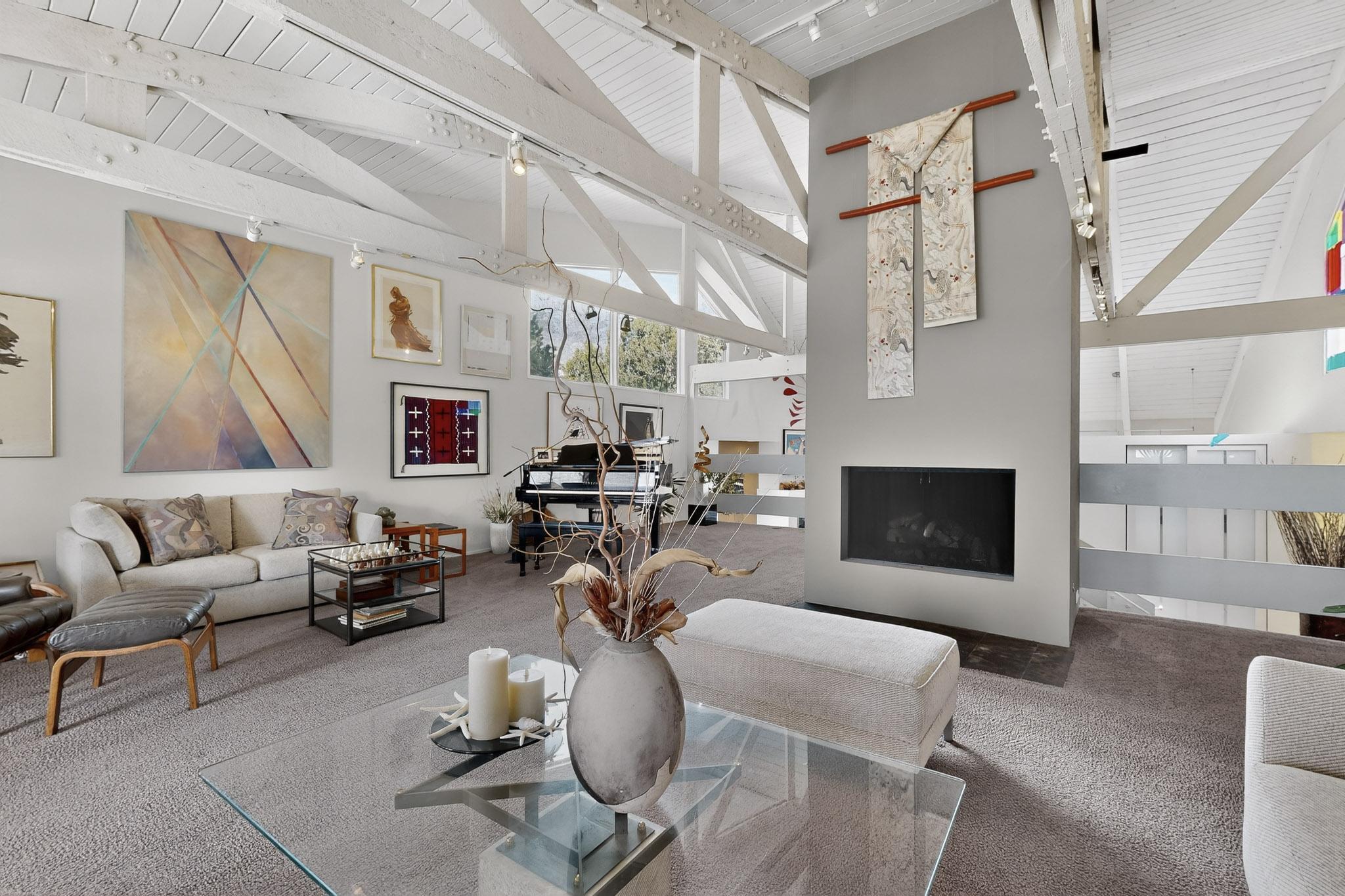 302 Juniper Hill Road NE