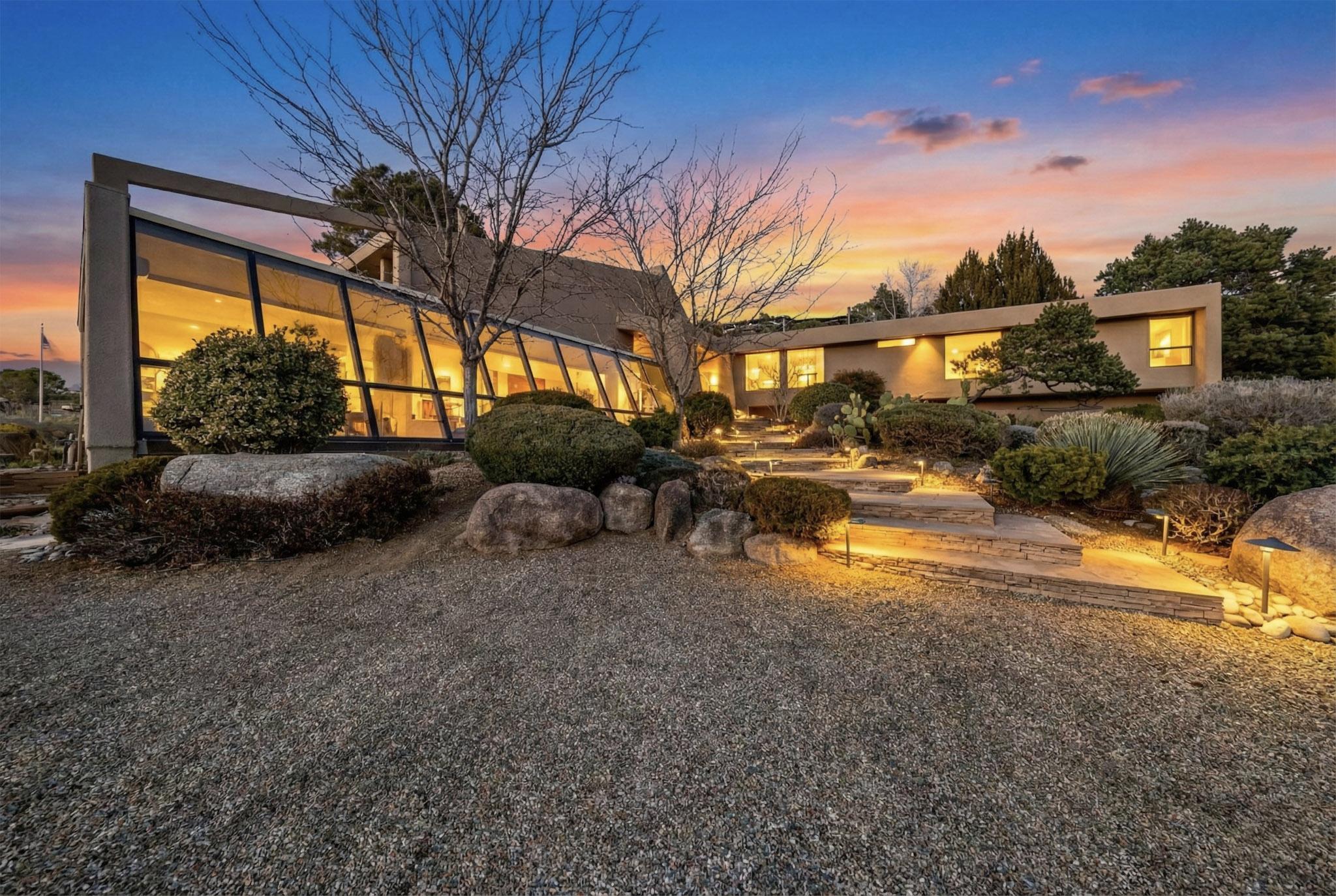 302 Juniper Hill Road NE