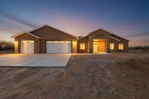 Photo of 3 Fox Den Road, Los Lunas, NM 87031 (MLS # 1099662)