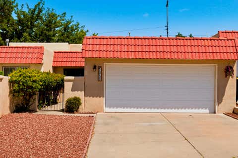 Townhouse For Sale - 12133 Calle Zagal<br/> Albuquerque, NM 87111