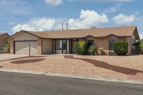 Photo of 4505 Quartz Drive NE, Rio Rancho, NM 87124 (MLS # 1109135)