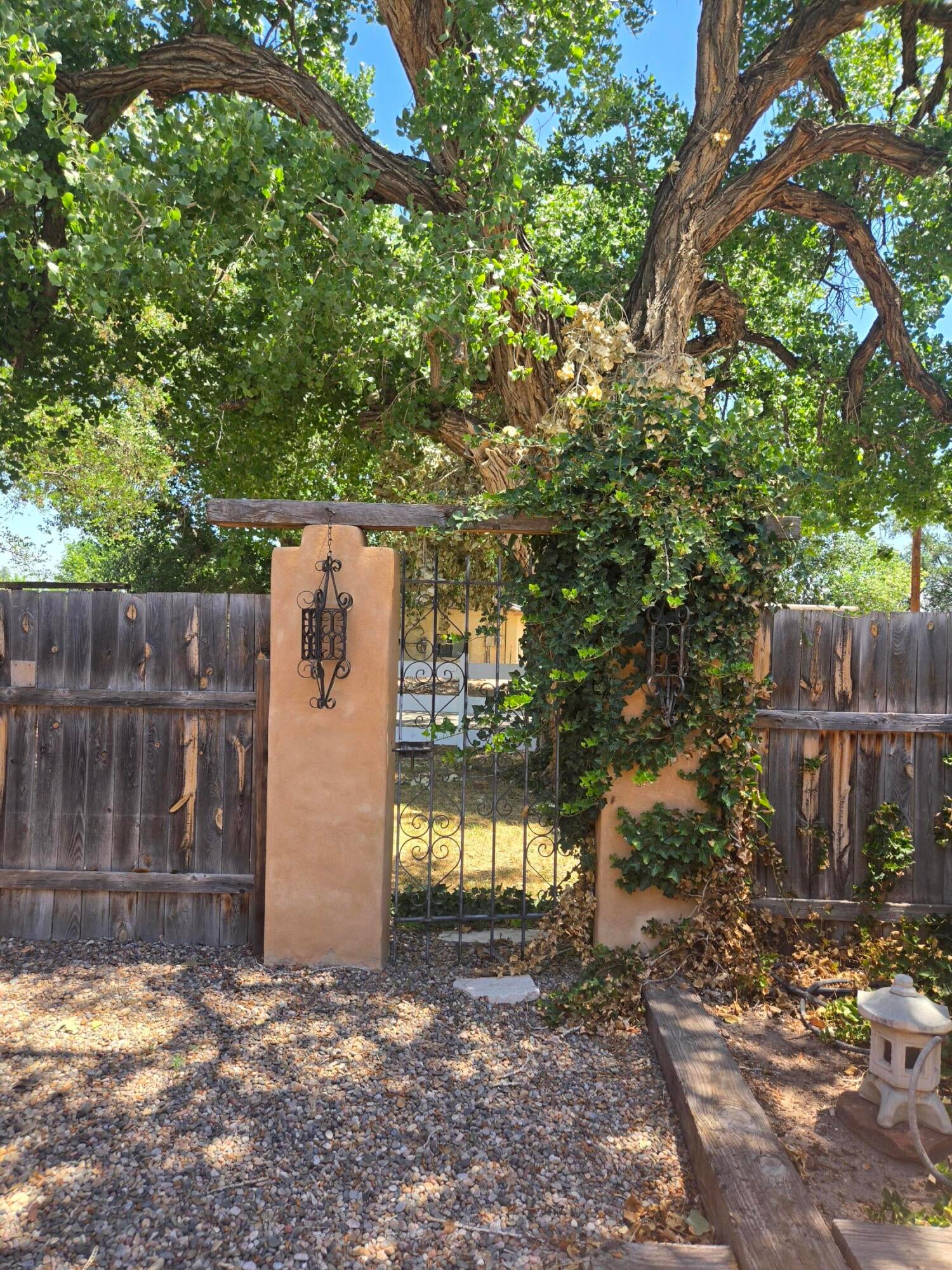 28 Fermin Chavez Road