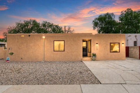 Homes For Sale - 1112 Bryn Mawr Drive<br/> Albuquerque, NM 87106