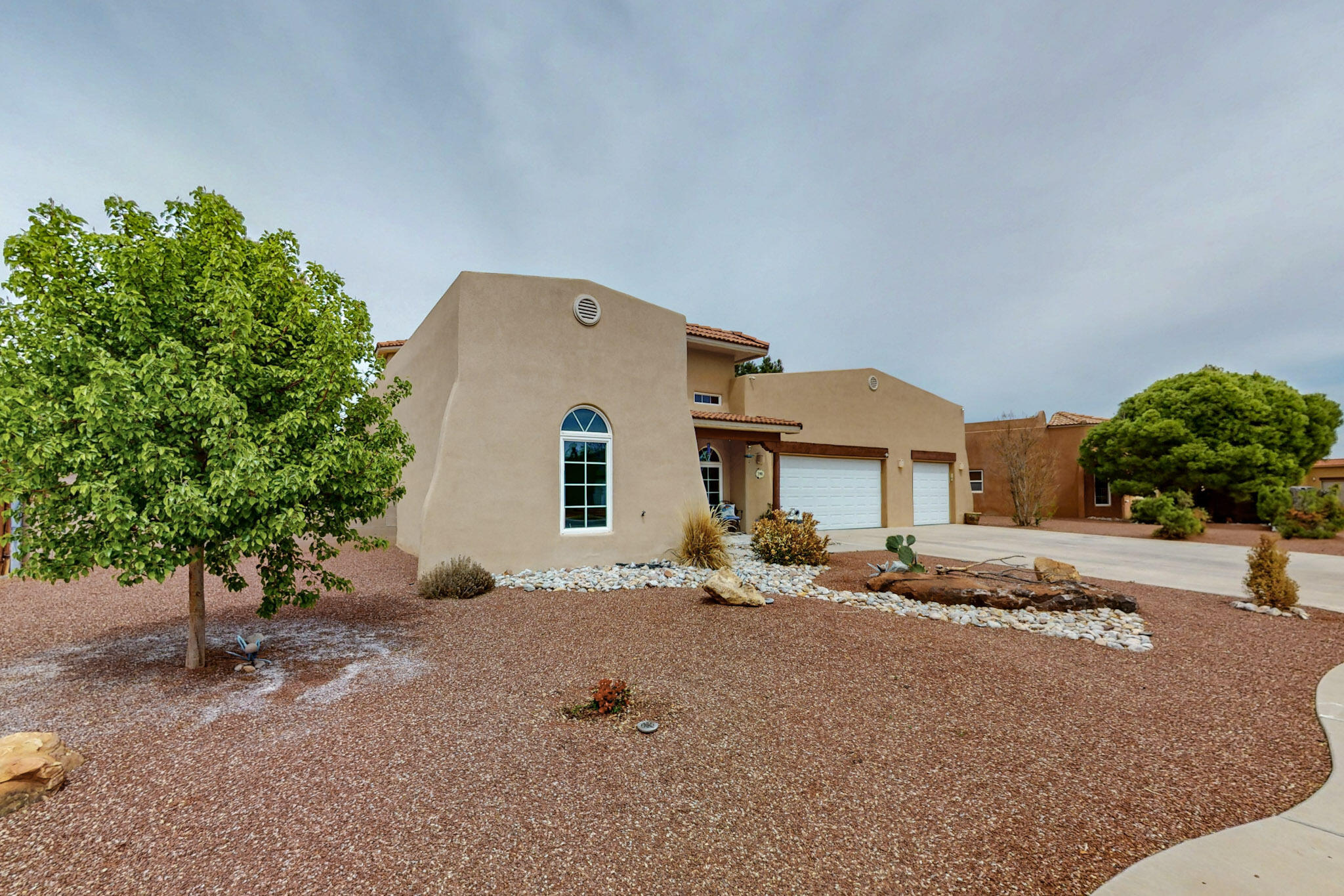 390 Dennis Drive, Los Lunas, New Mexico image 2