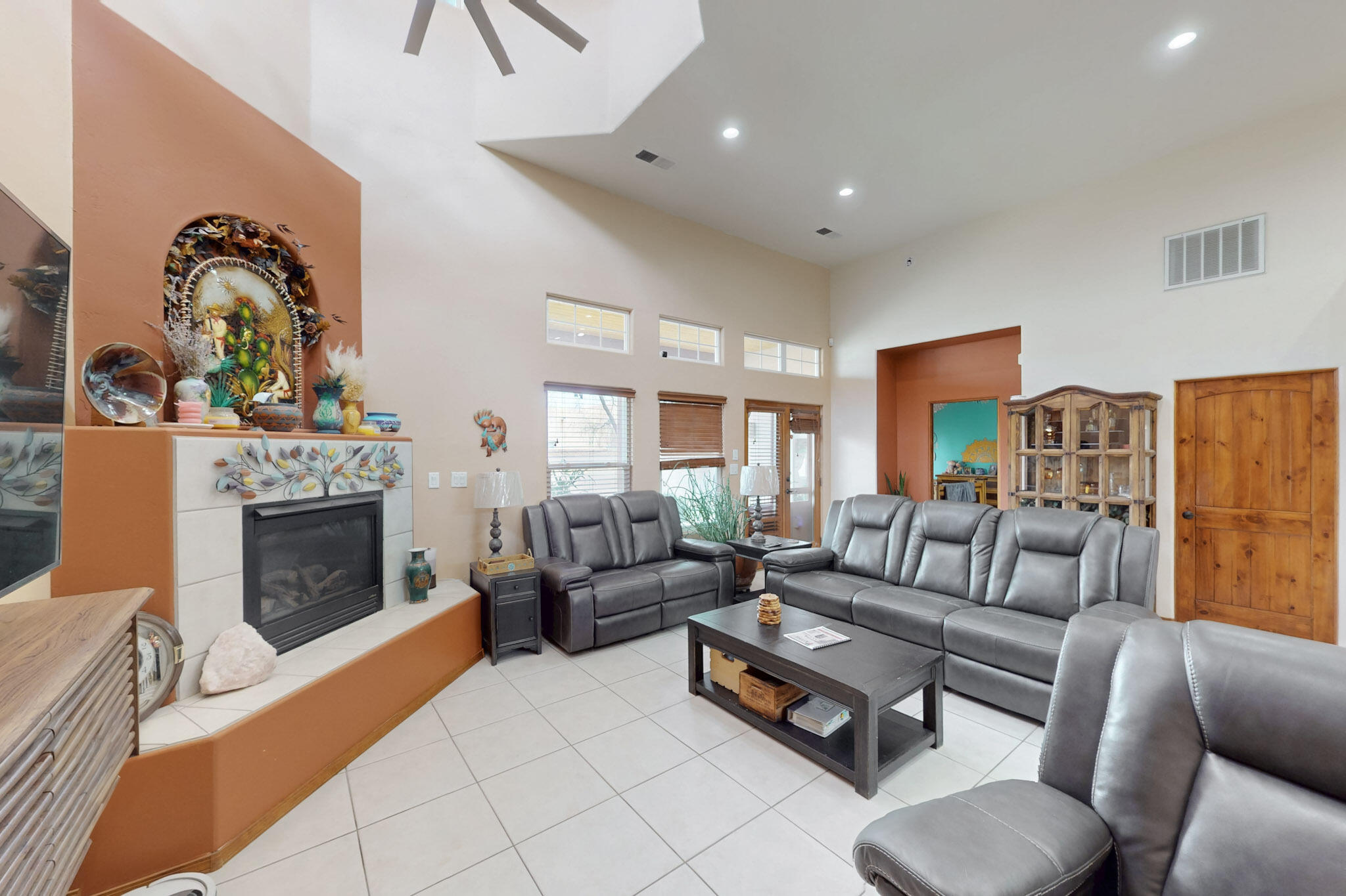 390 Dennis Drive, Los Lunas, New Mexico image 5