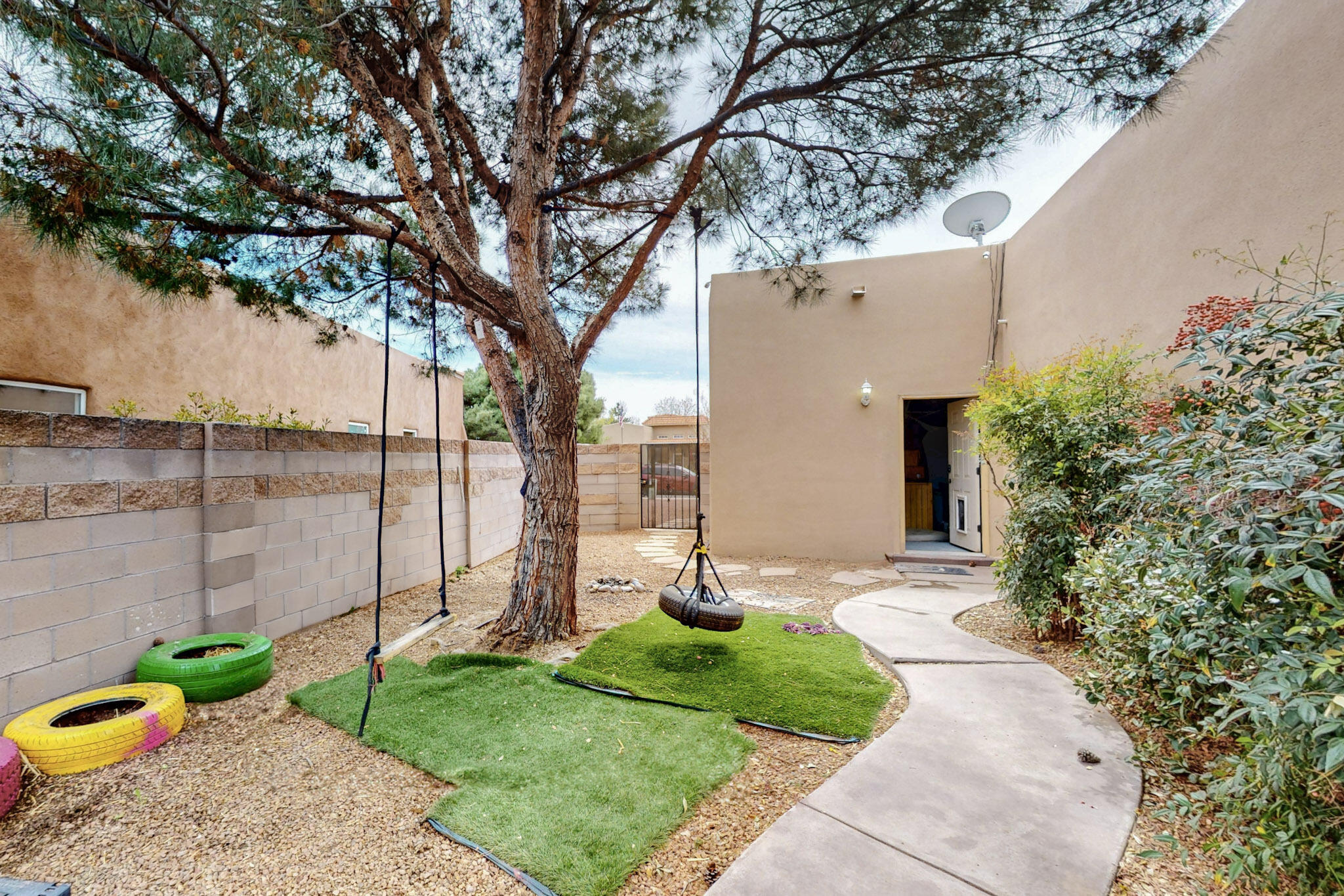 390 Dennis Drive, Los Lunas, New Mexico image 41