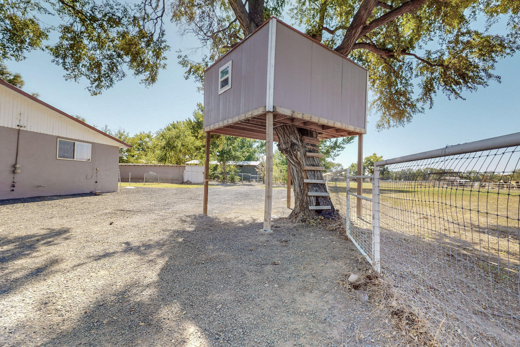 215 Esperanza Drive, Bosque Farms, New Mexico image 18