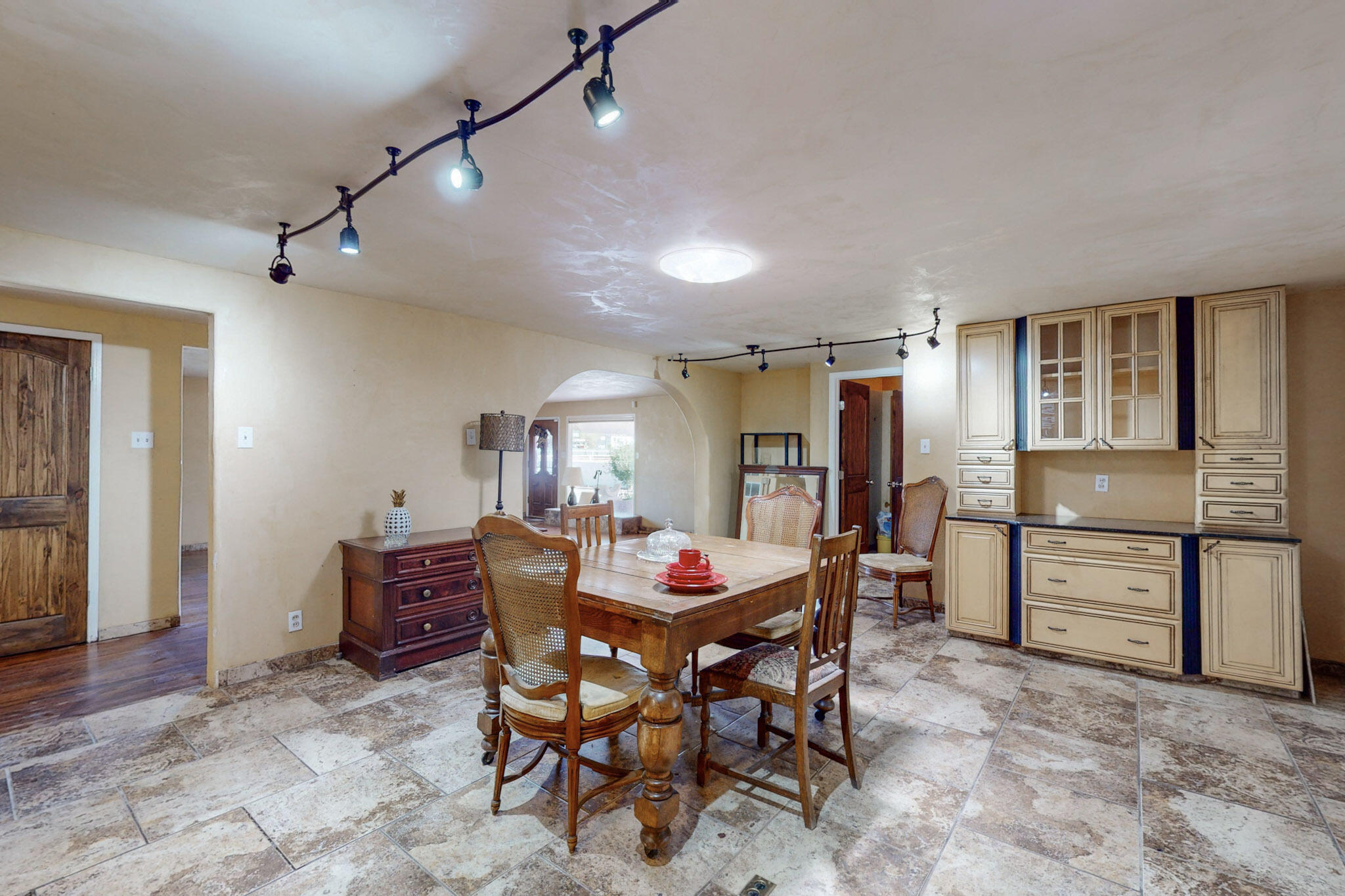 215 Esperanza Drive, Bosque Farms, New Mexico image 4