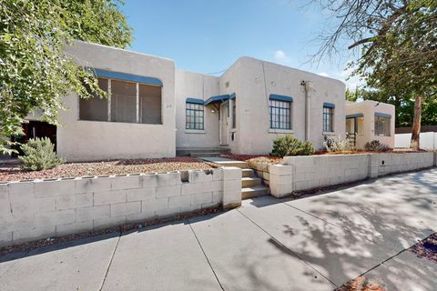 Photo of 214 Pine Street SE, Albuquerque, NM 87106 (MLS # 1094882)