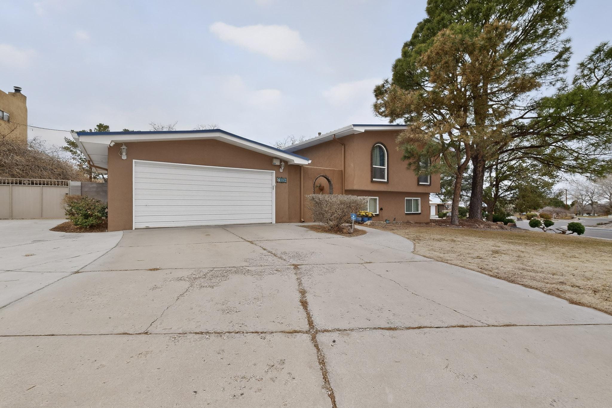 9204 Orlando Place NE