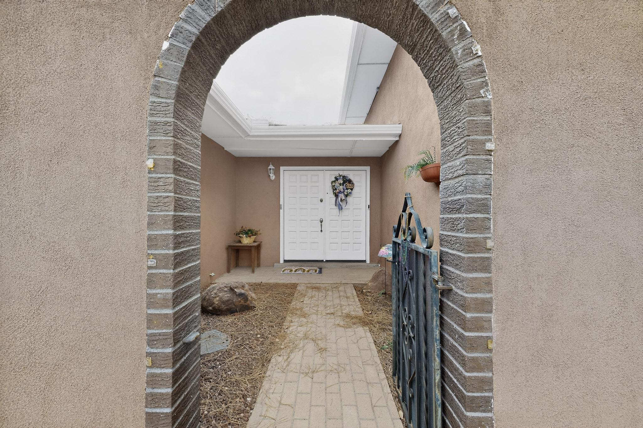 9204 Orlando Place NE