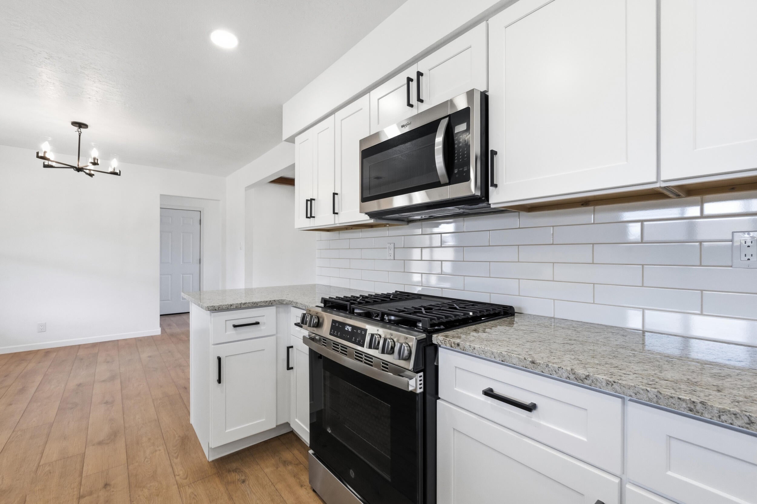 1670 Murray Loop