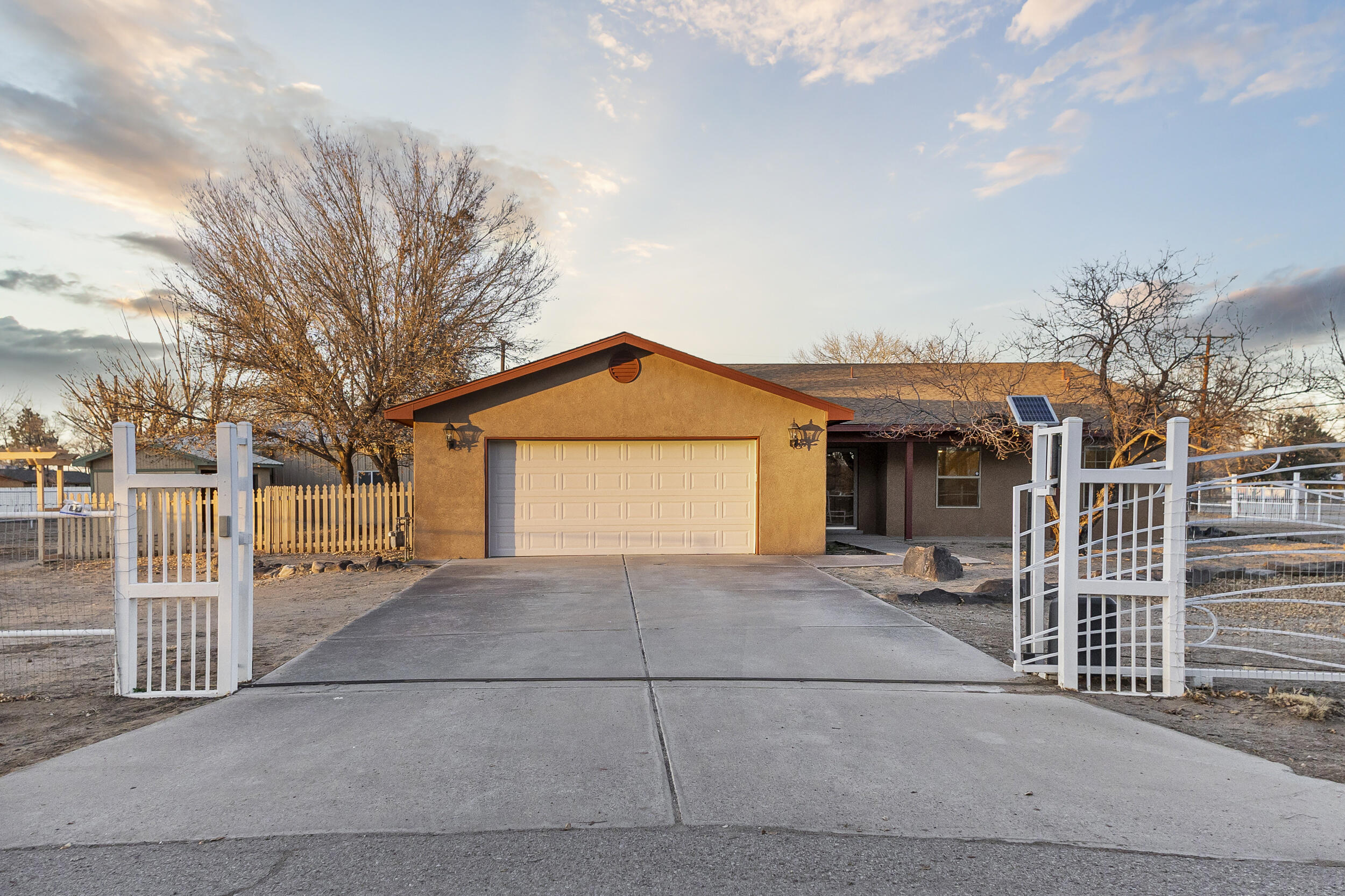 970 Konkol Farm Road, Bosque Farms, New Mexico image 1