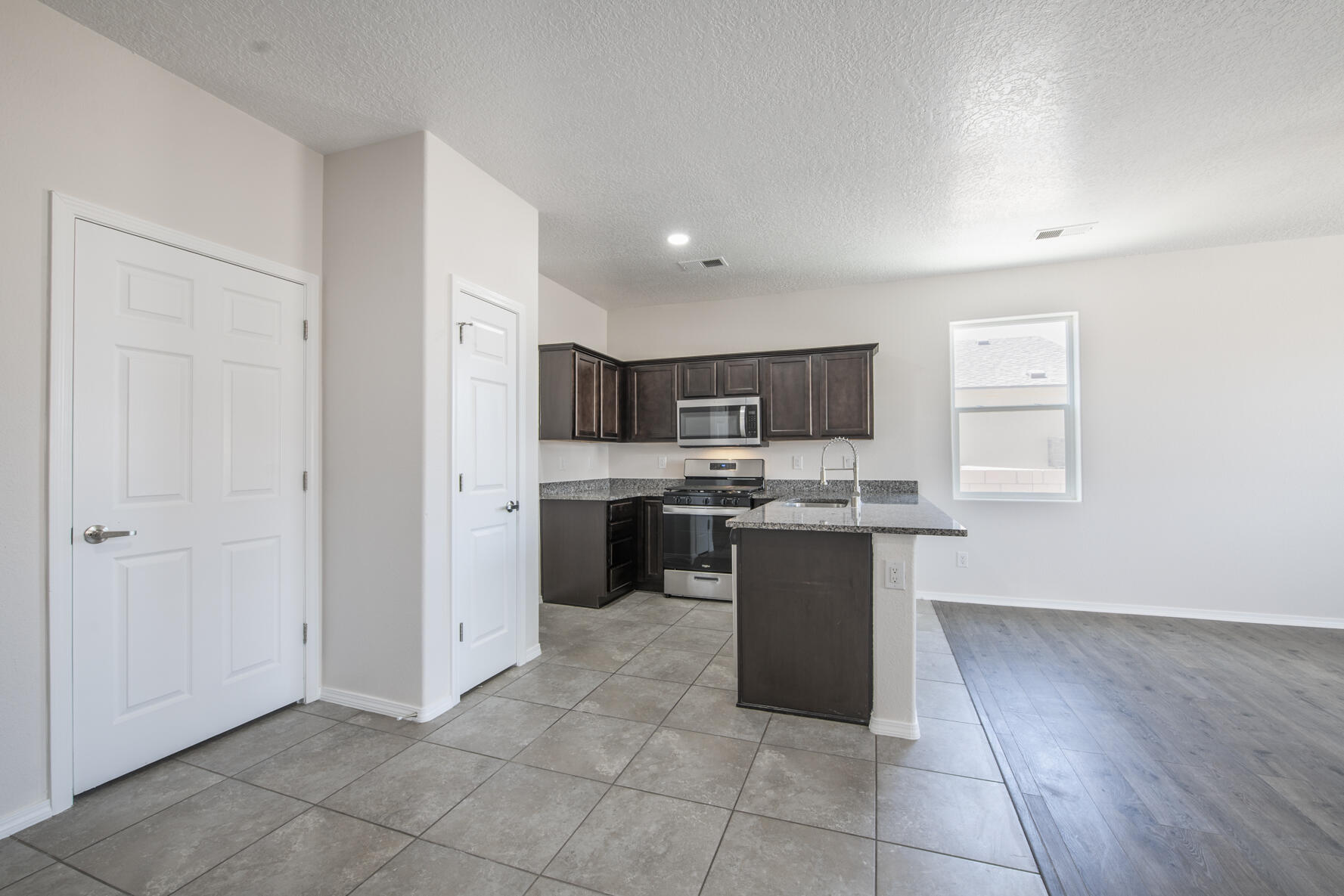 2150 Camino Rincon, Los Lunas, New Mexico image 11