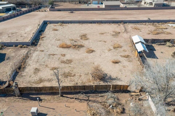 1037 ORTEGA RD NW, LOS RANCHOS, NM 87114 - Image 0ab595b3d48bb45fe19f2f68db170b07/3694768022