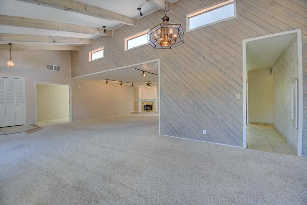 9301 Camino Del Sol NE