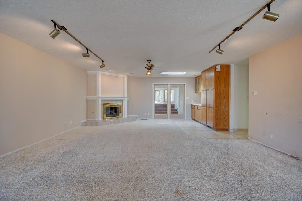 9301 Camino Del Sol NE