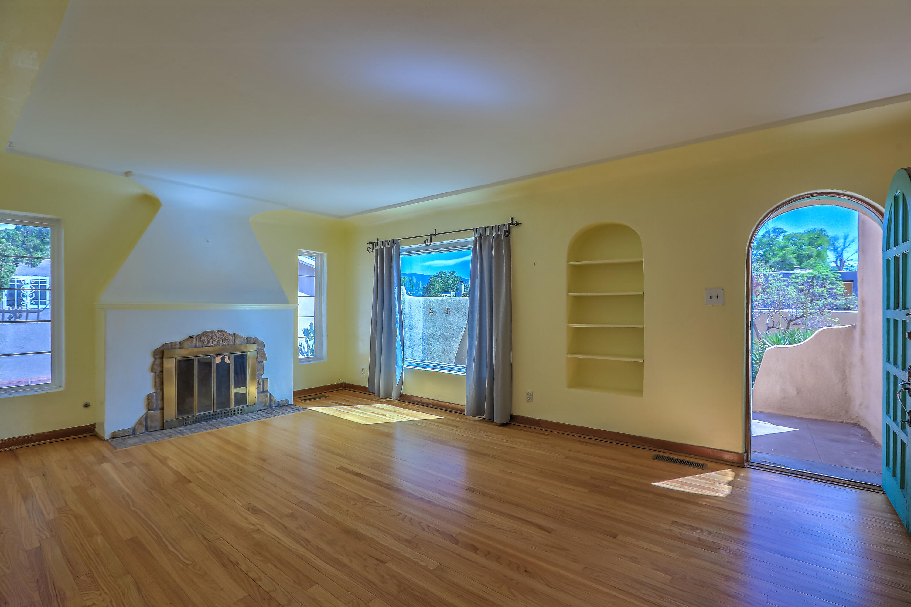 319 Richmond Drive SE