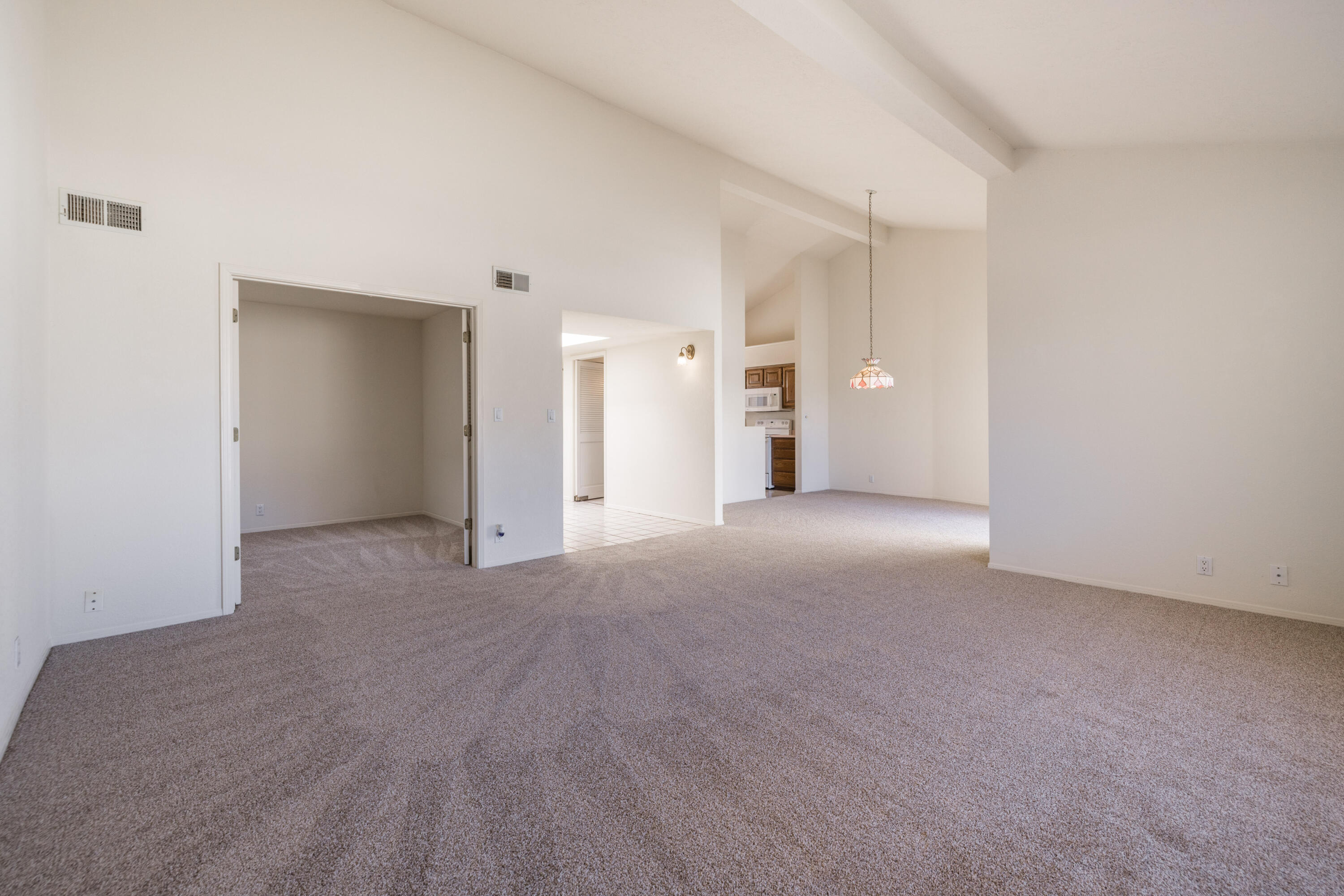 570 Eastlake Drive SE