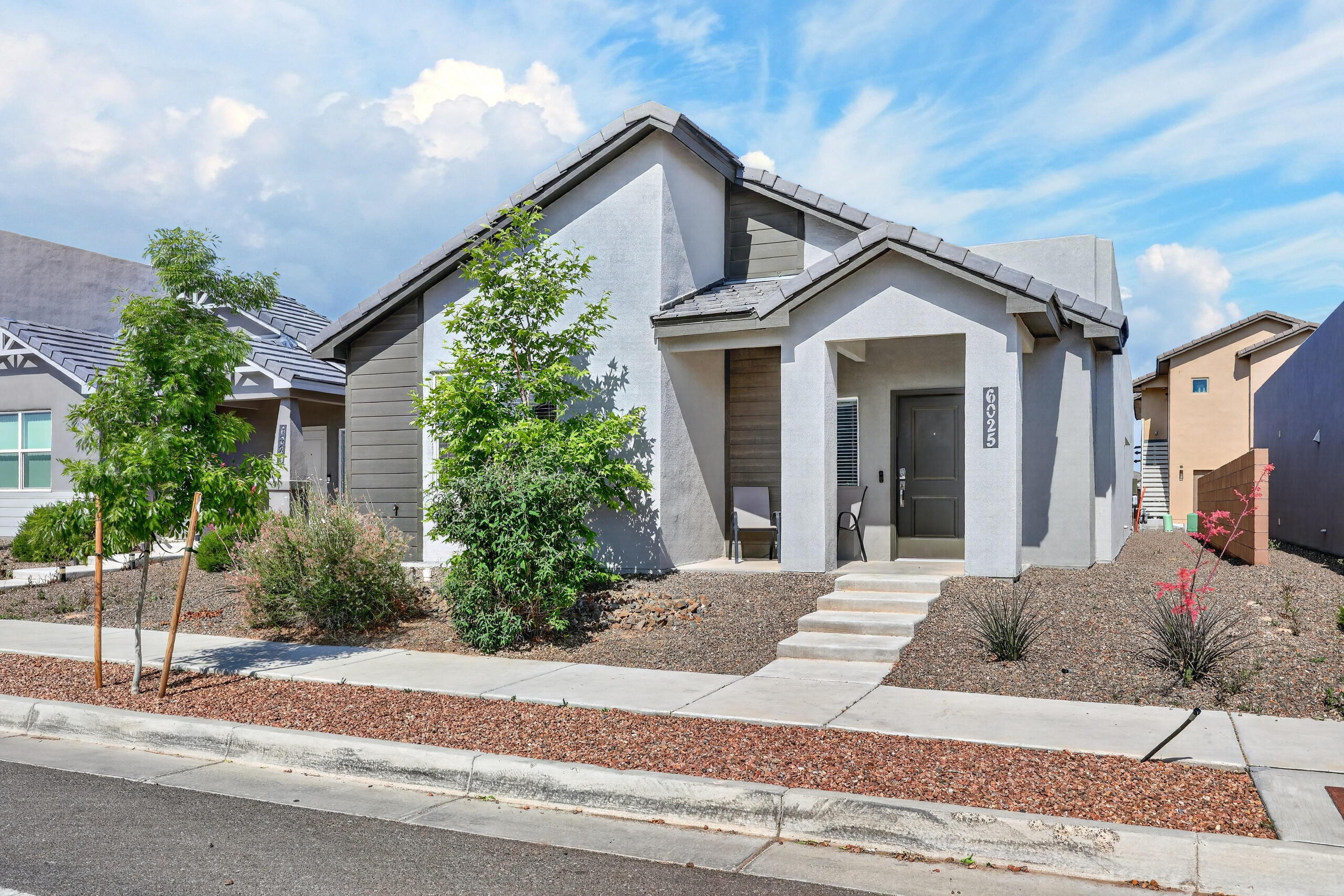 6025 Strand Loop SE
