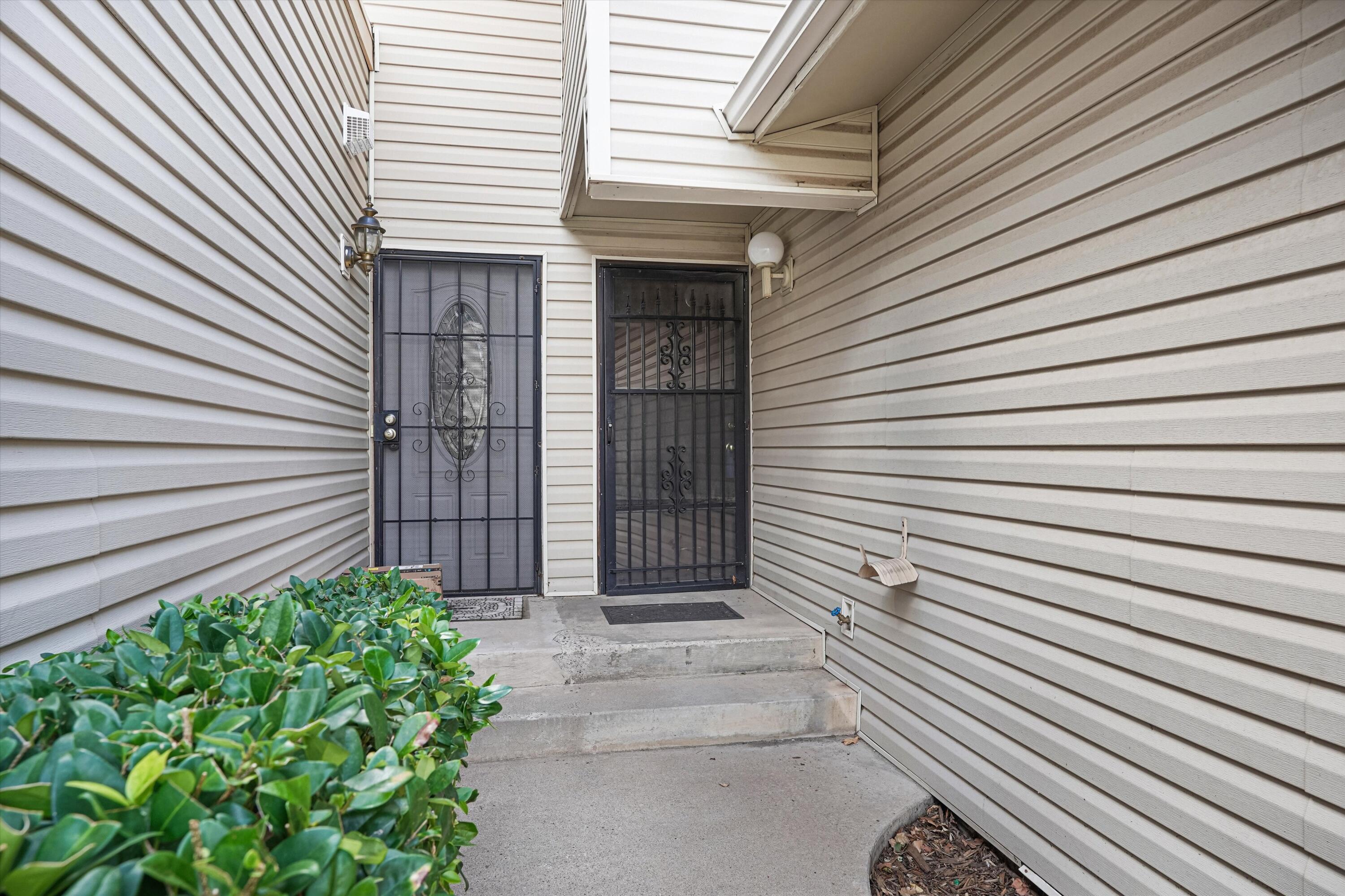 16 Westlake Drive NE