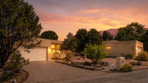 Homes For Sale - 2008 Quail Run Drive<br/> Albuquerque, NM 87122