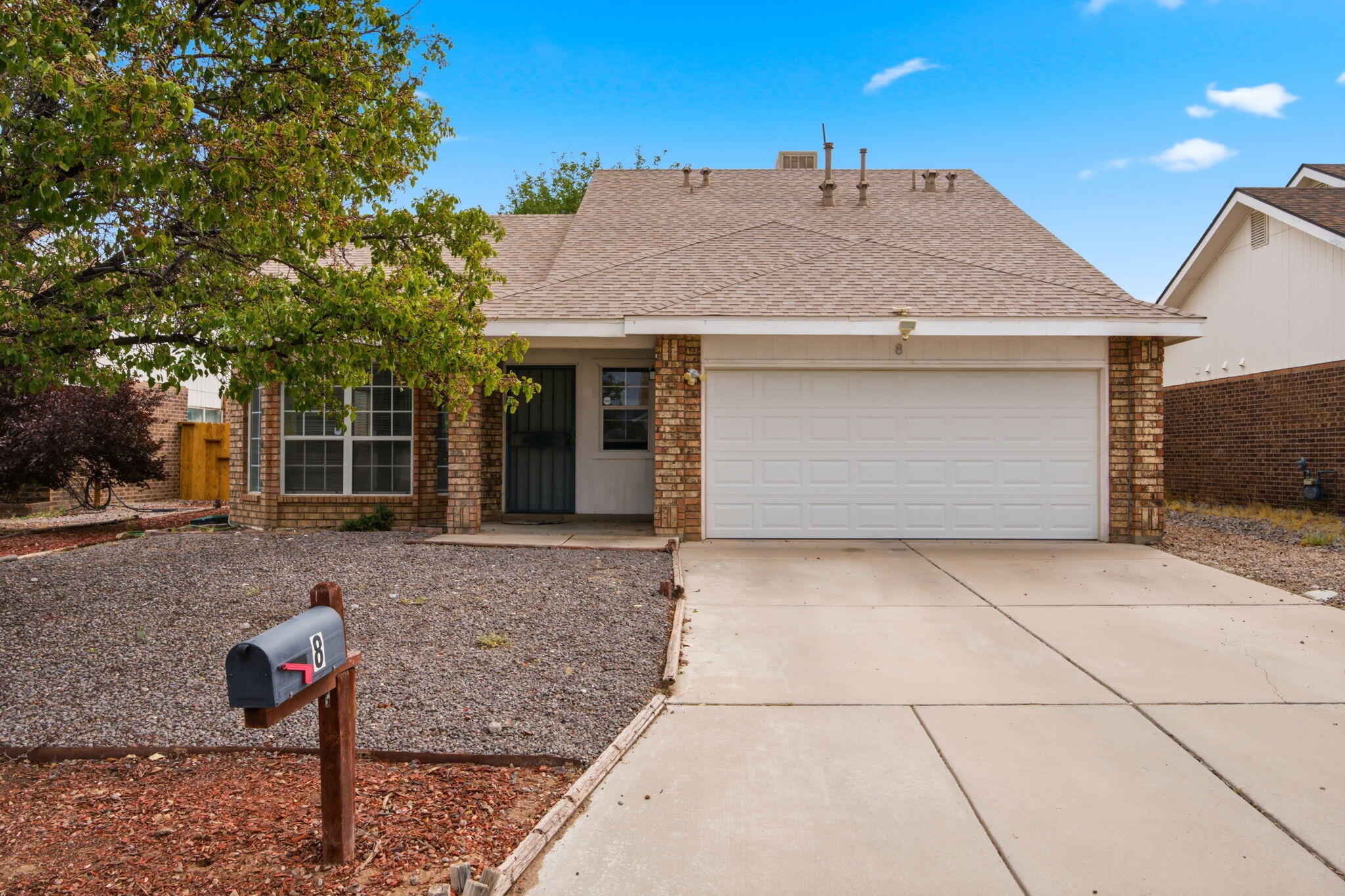 8 Apache Plume Road