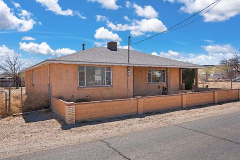 Photo of 2700 MALPAIS Road SW, Albuquerque, NM 87105 (MLS # 1081003)