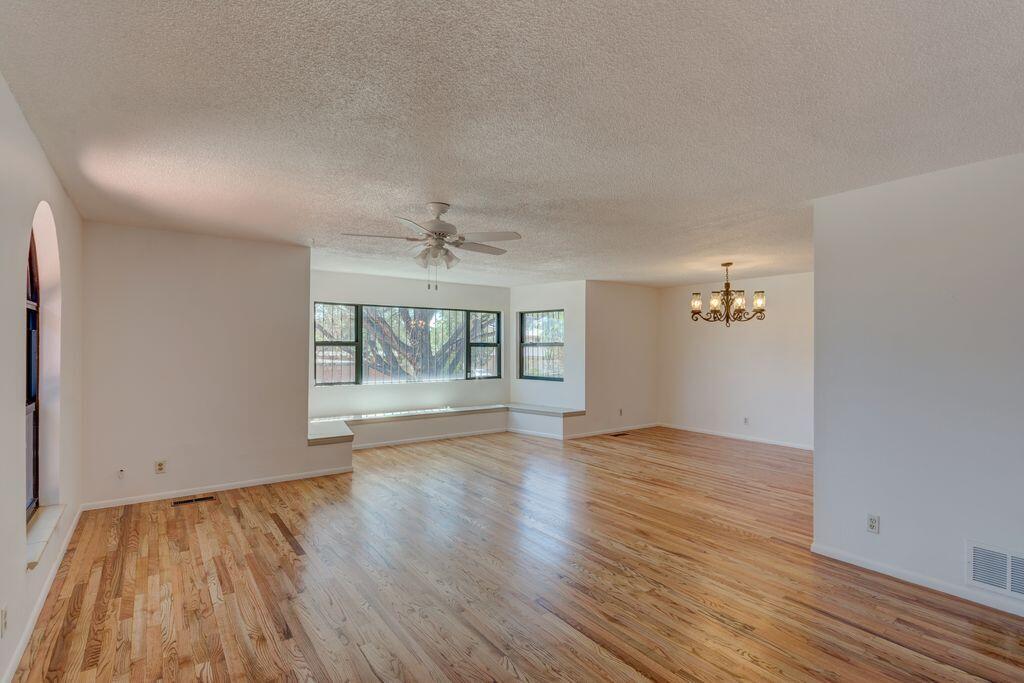 1805 Notre Dame Drive NE