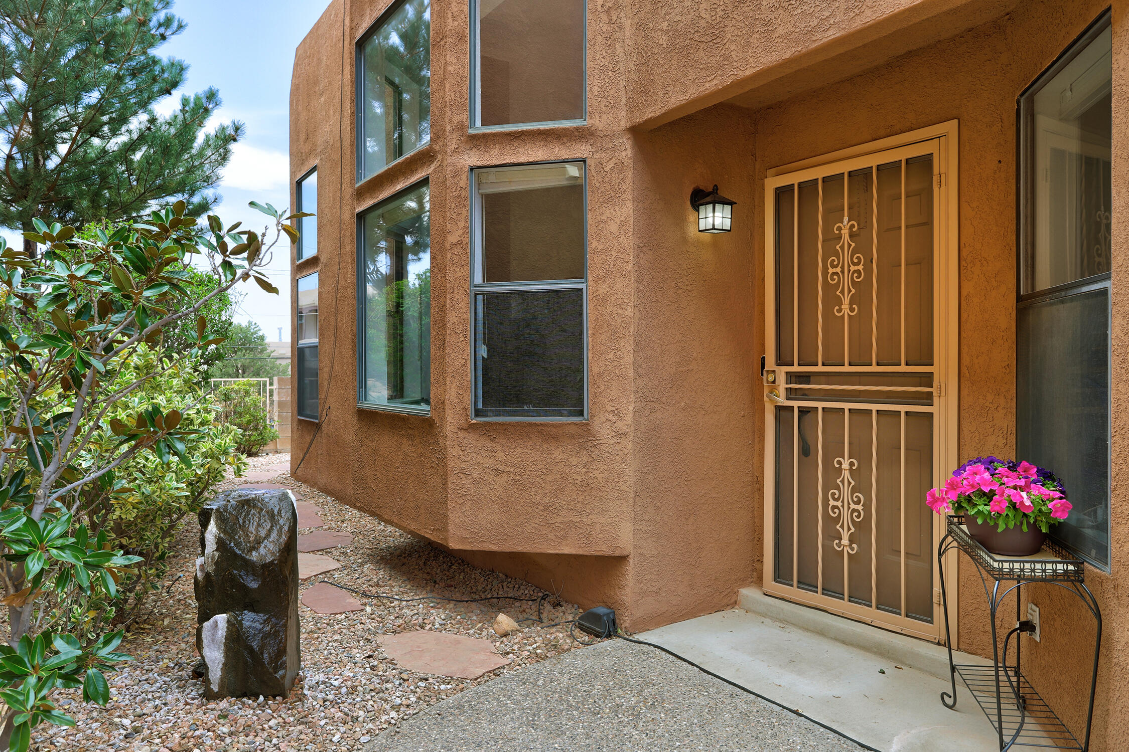 2174 Black Willow Drive, Albuquerque, New Mexico image 2