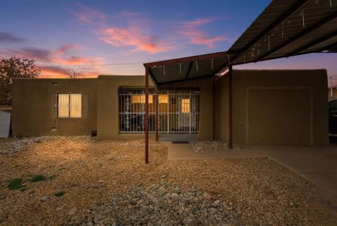 457 Loma Hermosa Drive NW Albuquerque NM 87105