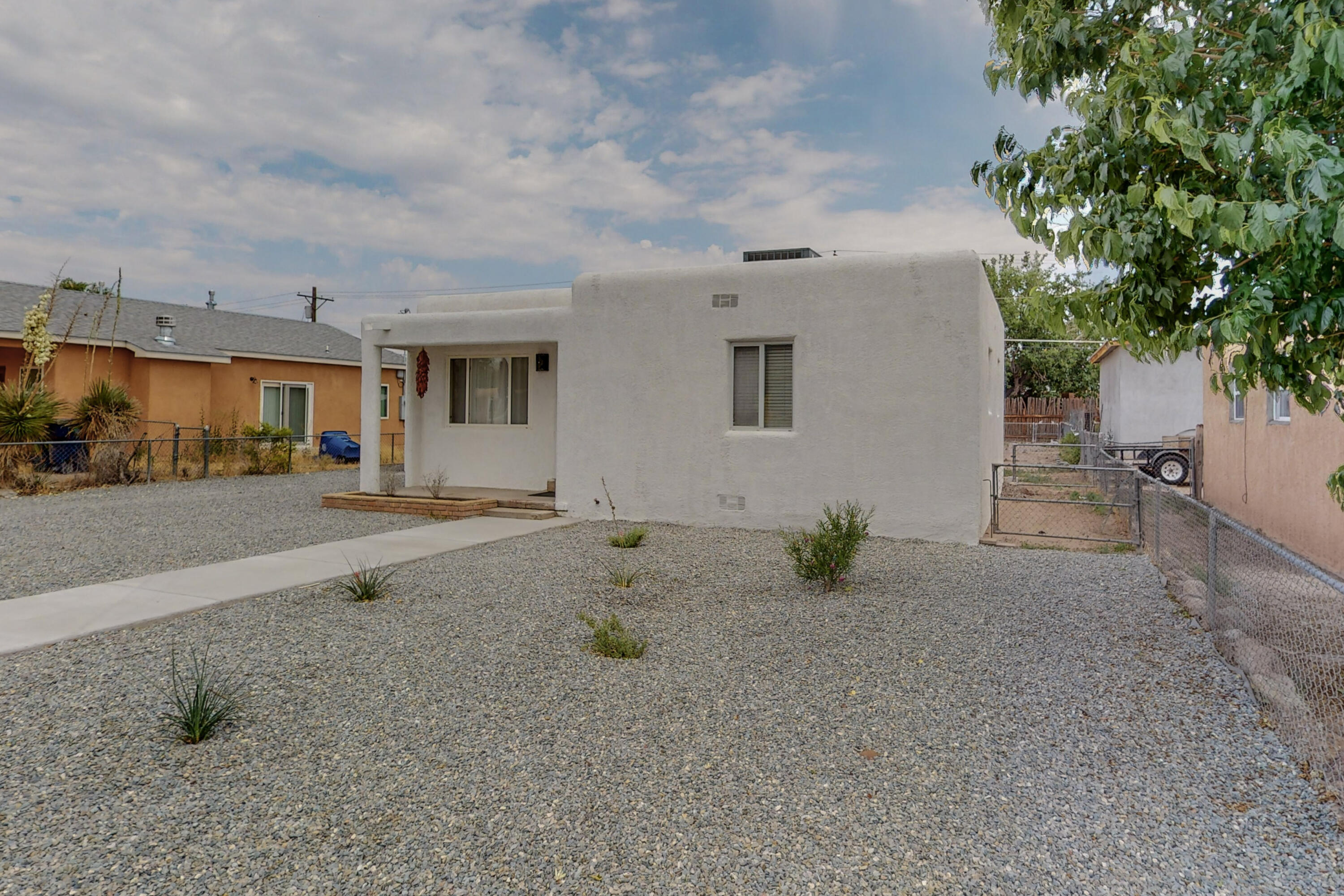 527 Gene Avenue NW