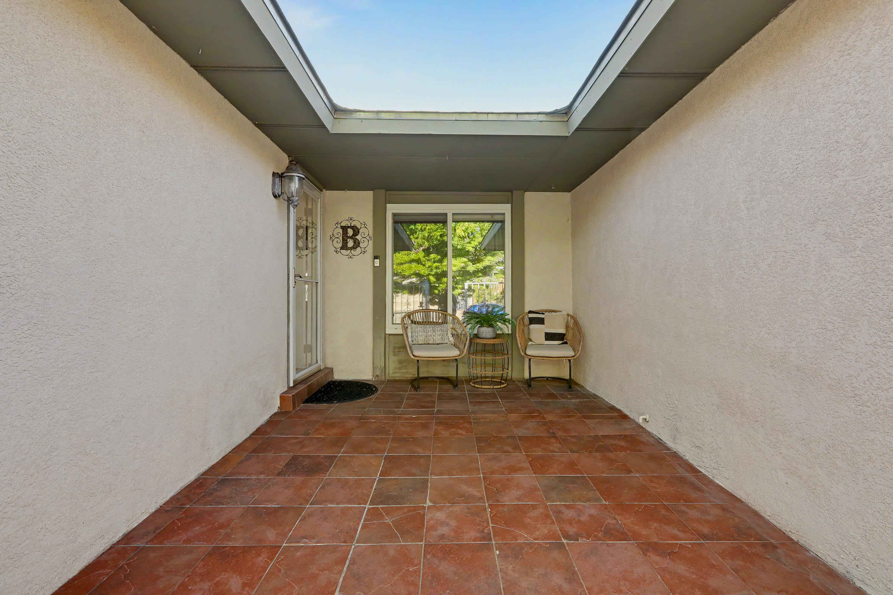637 Monte Alto Drive NE