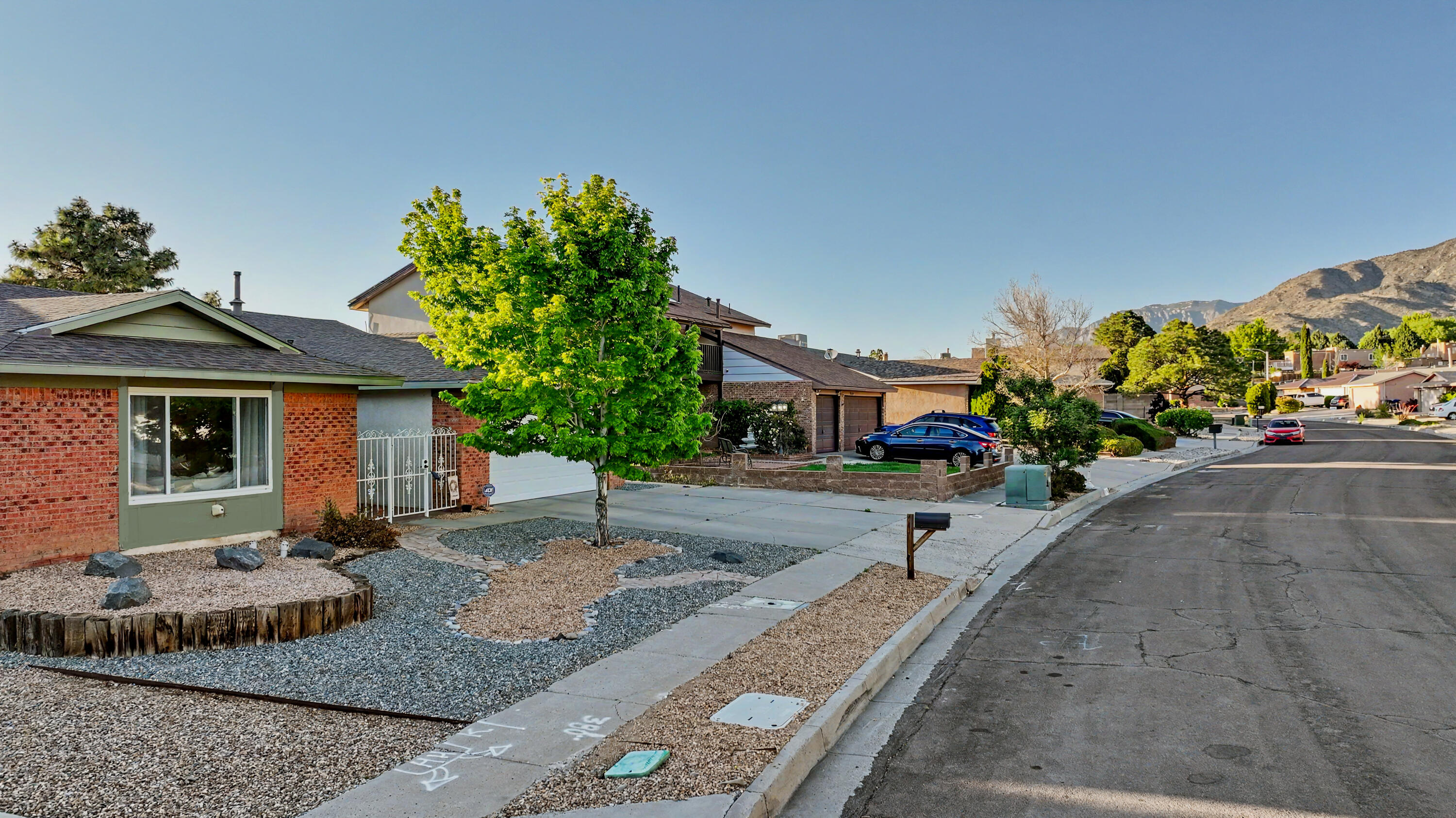 637 Monte Alto Drive NE