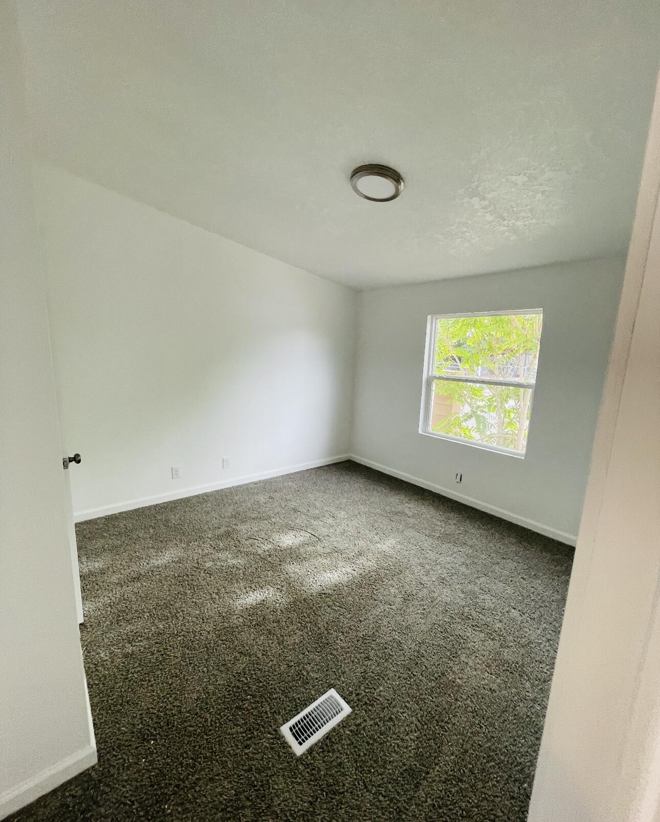 Photo 9 of 10 of 400 Wheeler Avenue SE mobile home