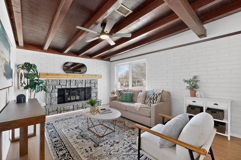 Photo of 1114 Elizabeth Street NE, Albuquerque, NM 87112 (MLS # 1100279)