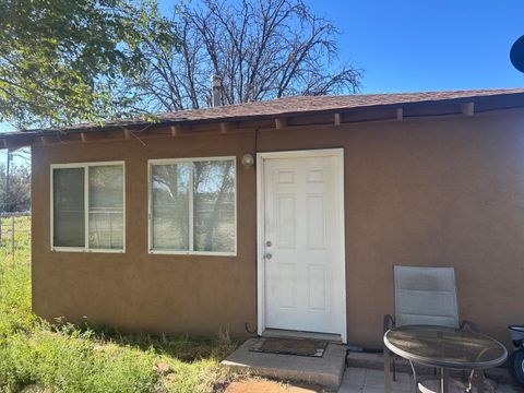 Photo of 975 HARRIS Avenue, Bosque Farms, NM 87068 (MLS # 1091511)