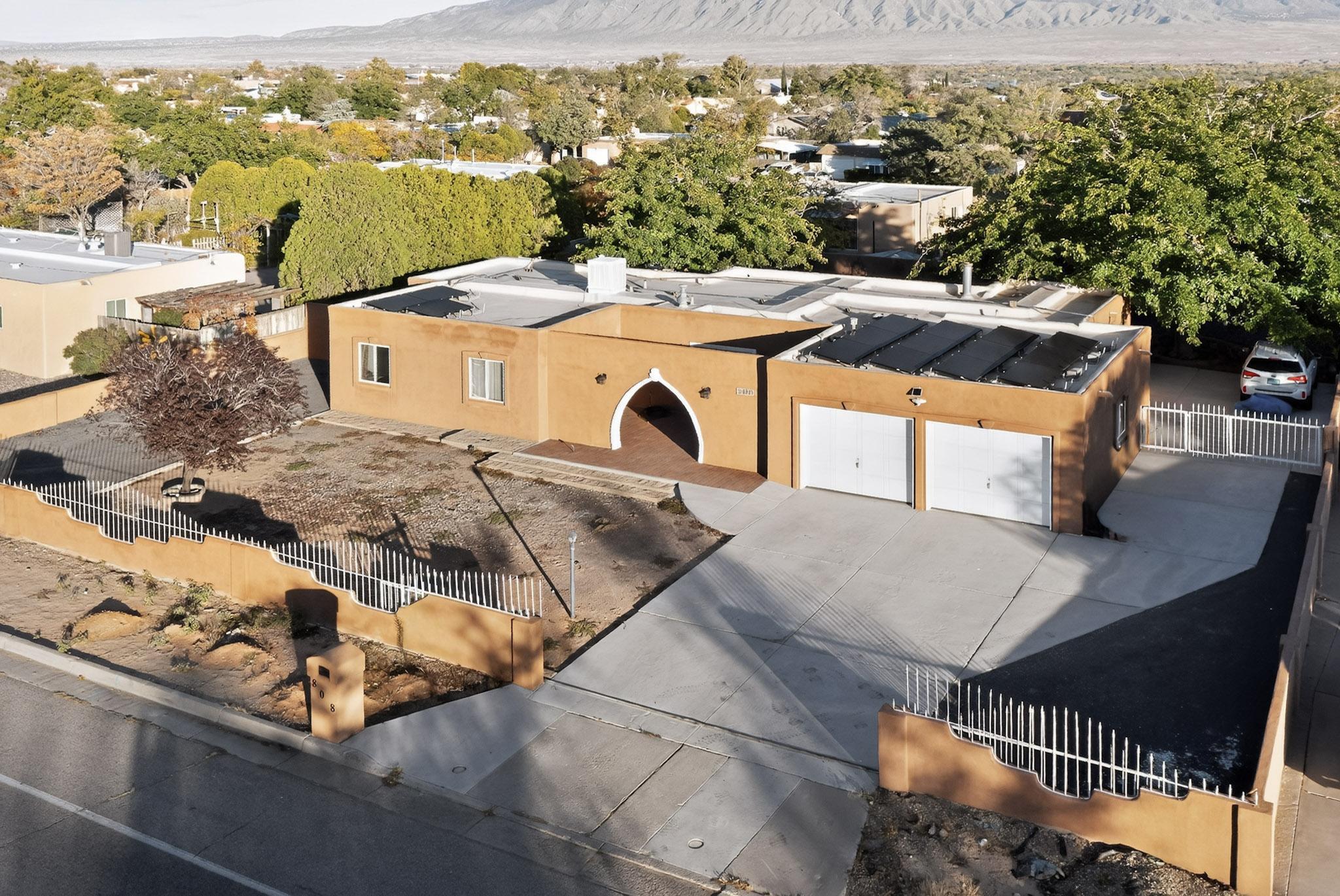 808 Villa Verde Drive SE