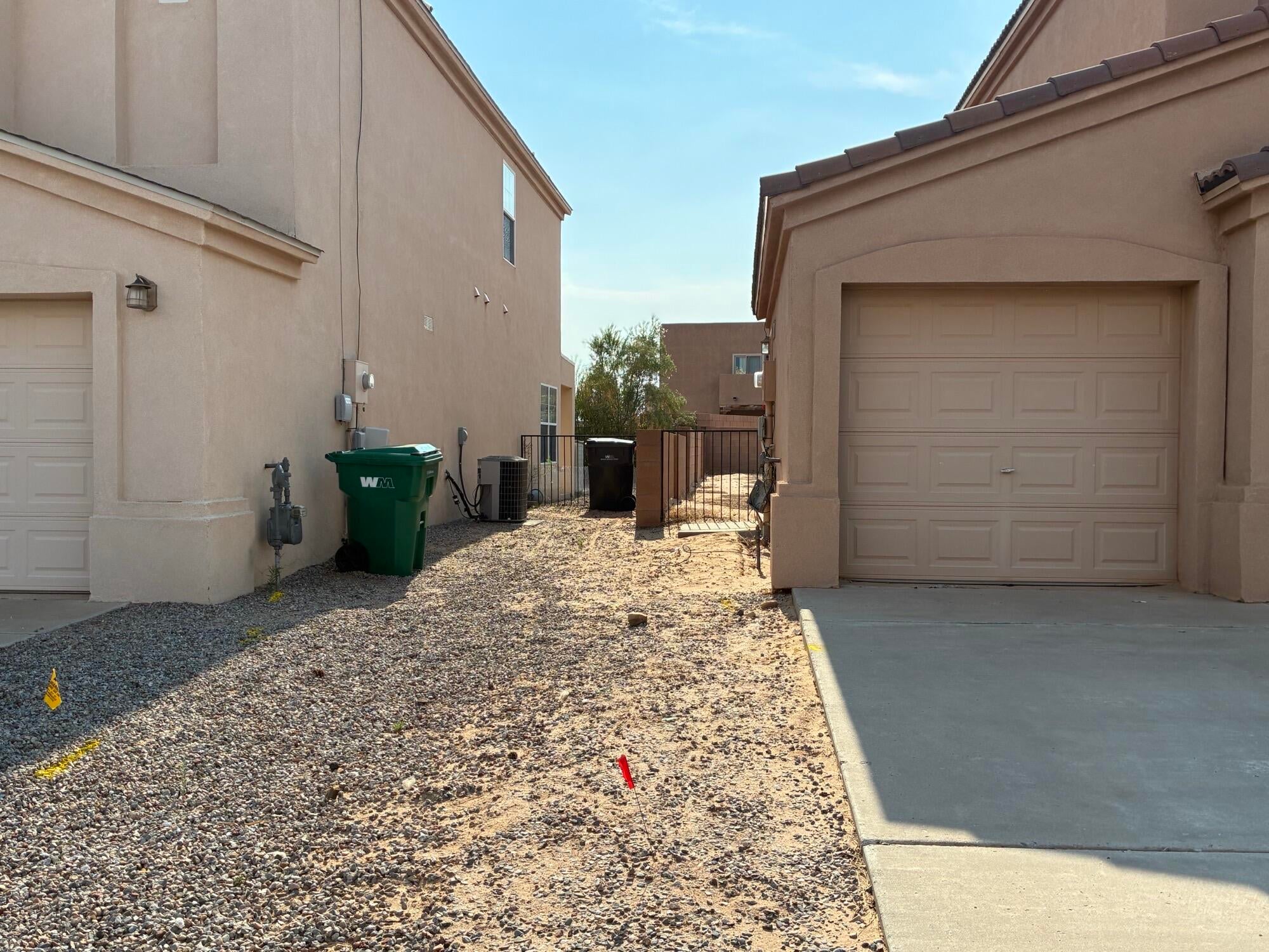 1445 Isleta Court NE