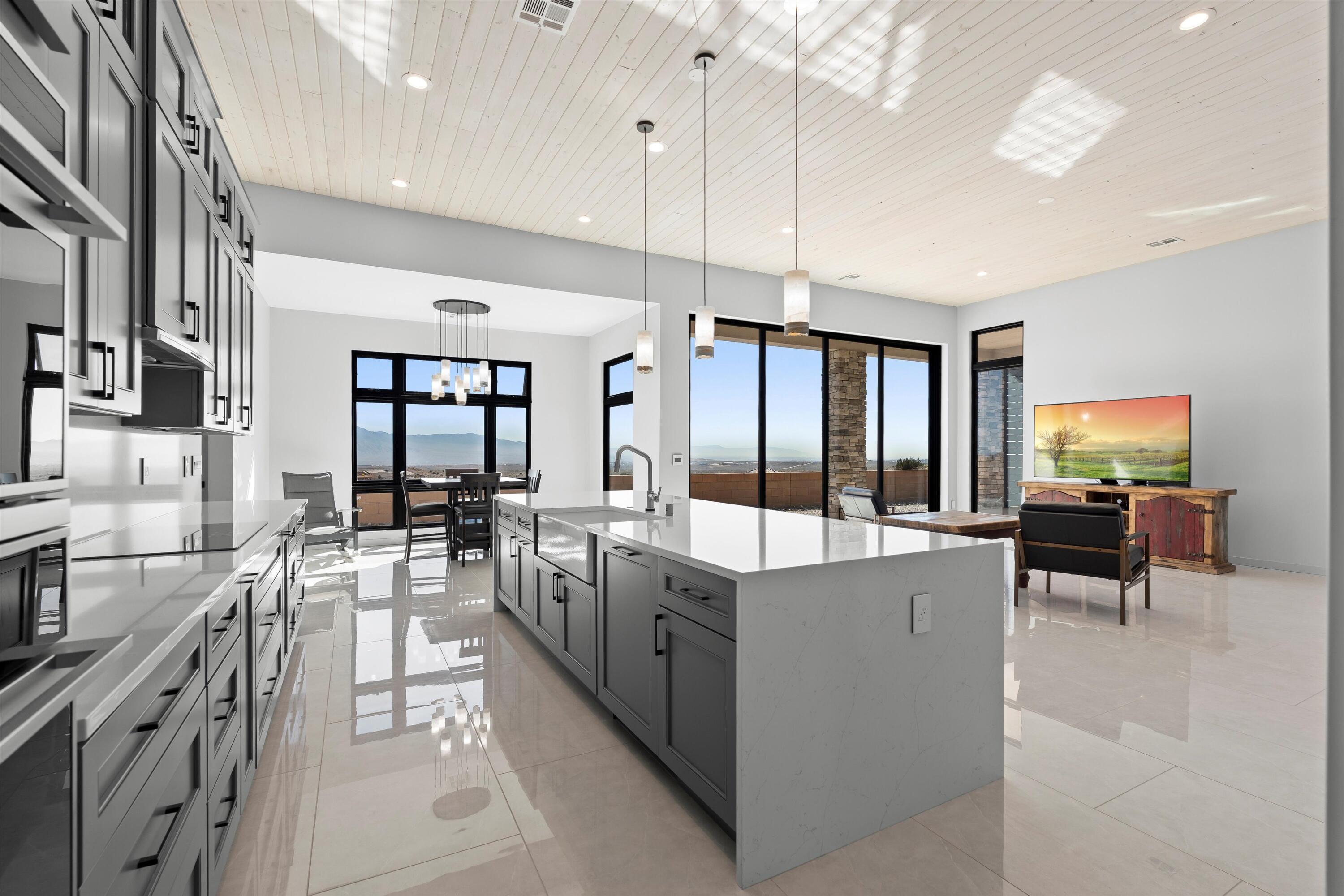 5617 Barranca Overlook Place NE