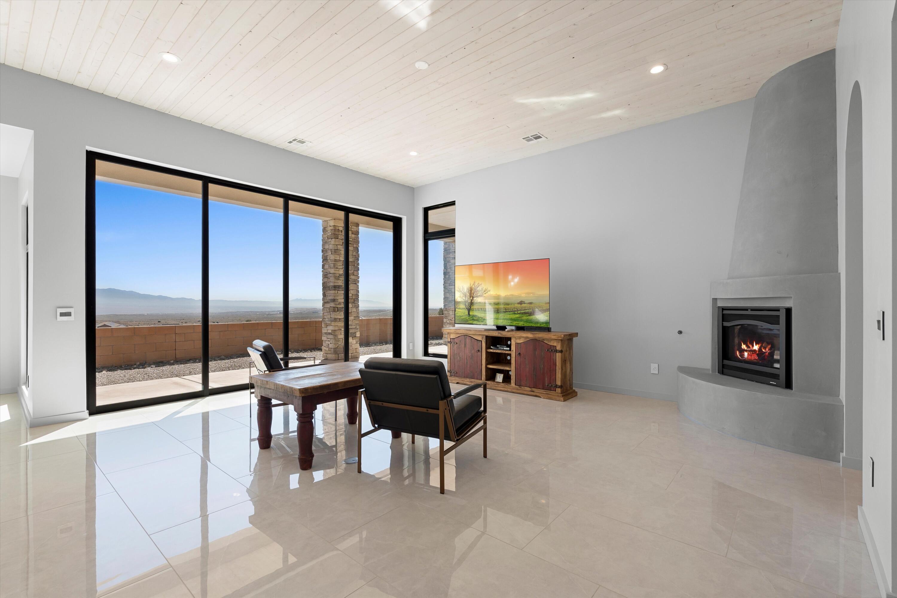 5617 Barranca Overlook Place NE