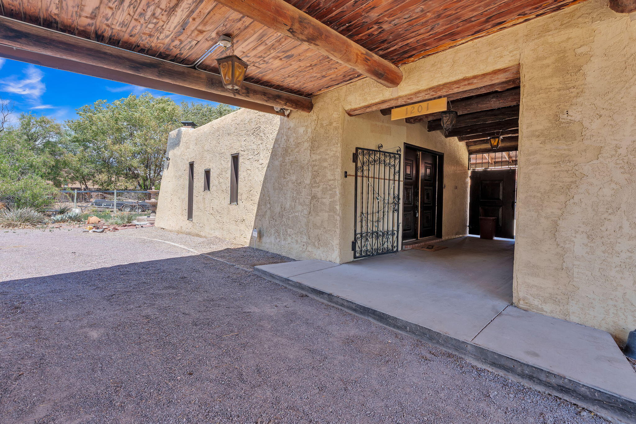 1201 El Camino Real Street