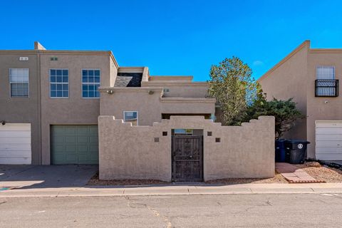 912 KNOX Court NE Albuquerque NM 87123